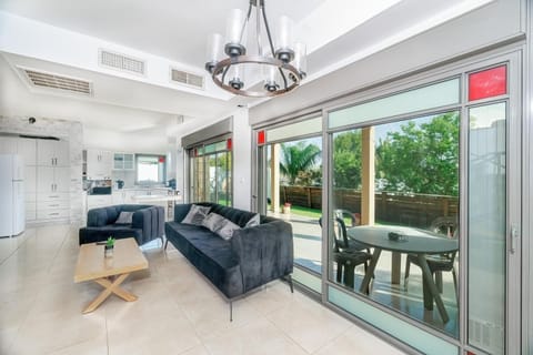 Patio, View (from property/room), Balcony/Terrace, Kitchen or kitchenette, Seating area, Dining area