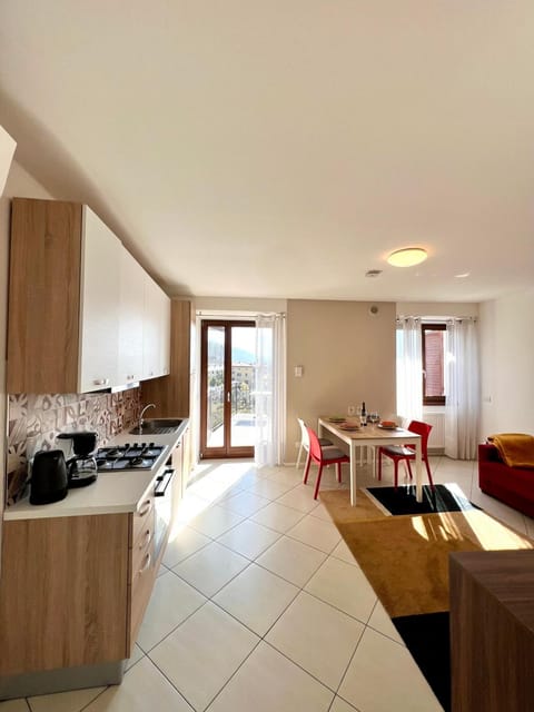 Kitchen or kitchenette, Living room, Seating area, Dining area, stove