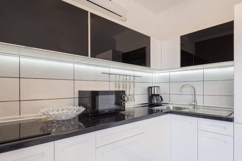 La Perla apartments 3 Apartment in Split-Dalmatia County