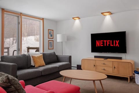 Classic Stratton Ski Chalet Chalet in Winhall