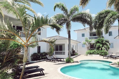 Property building, Garden, Garden view, Pool view, Swimming pool