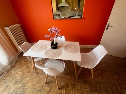 Appartement Aéroport Orly 8 min, ligne 14 Apartment in Chevilly Larue