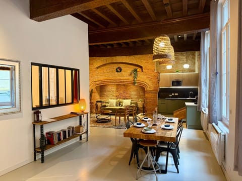 Kitchen or kitchenette, Living room, Dining area, fireplace