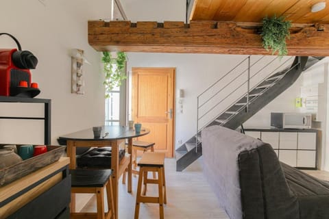 Le Mezza, Studio avec Mezzanine, Hypercentre Apartment in Villefranche-sur-Saone