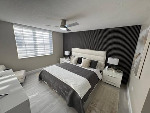 Urban Luxe Aventura 22 Retreat Apartment in Sunny Isles Beach