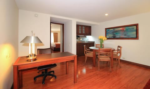 Kitchen or kitchenette, Seating area, Dining area