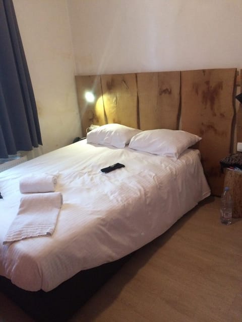 Midi 81 HOSTEL Hostel in Saint-Gilles