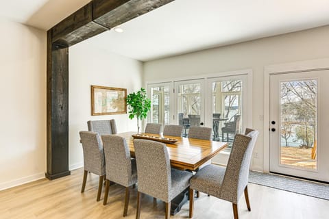 Fish, Boat and Unwind Old Hickory Lake Retreat House in Hendersonville