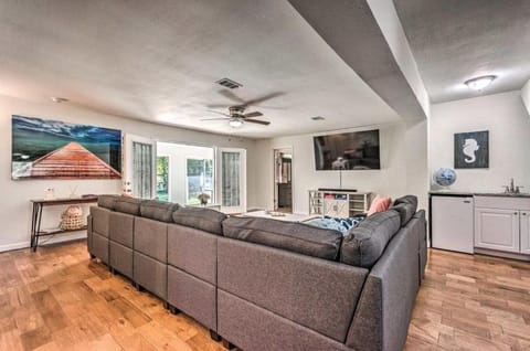 Silvia's Serenity Beach Home with New Salt Water Pool House in Fort Walton Beach