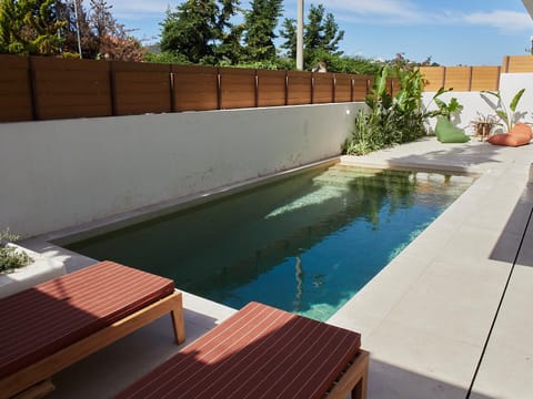 Day, Natural landscape, Pool view, Swimming pool, sunbed