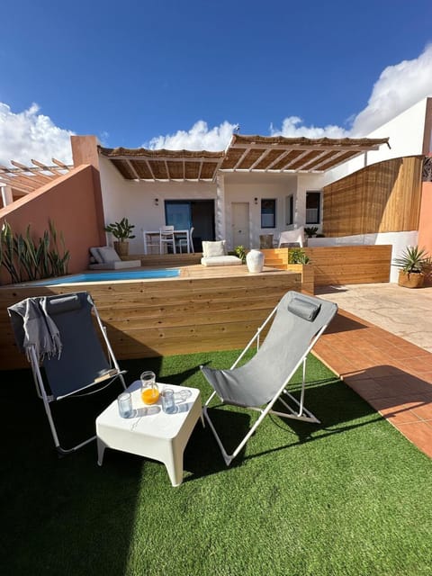 Property building, Patio, Day, Natural landscape, View (from property/room), Balcony/Terrace, Balcony/Terrace, sunbed