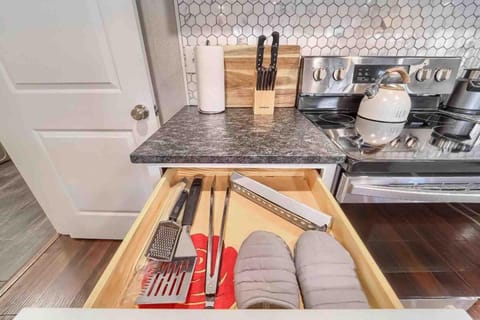 4BR Longmont Escape with Cold Plunge & Sauna - Pets OK! House in Longmont