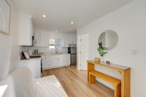 35 Mi to LA Modern Apartment in Chino! Apartment in Chino