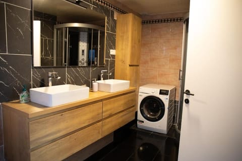 Bathroom, washing machine