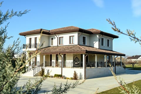 Property building, Day