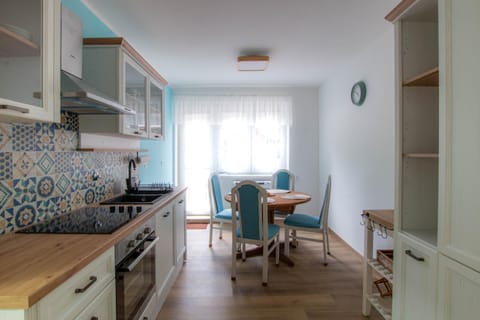 Dining area, kitchen