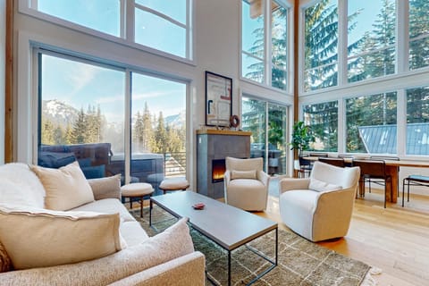 Snoqualmie Pass Mountain Retreat House in Snoqualmie Pass