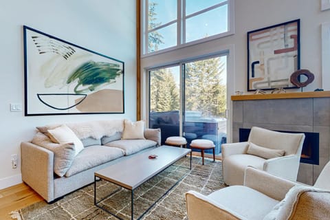 Snoqualmie Pass Mountain Retreat House in Snoqualmie Pass