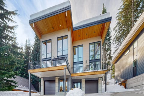 Snoqualmie Pass Mountain Retreat House in Snoqualmie Pass