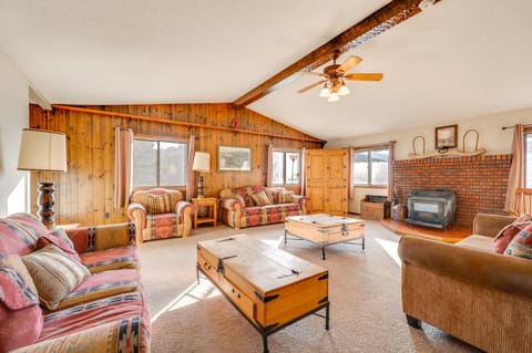 3 Mi to Rocky Mtn National Park Estes Park Cabin! Cabin in Estes Park