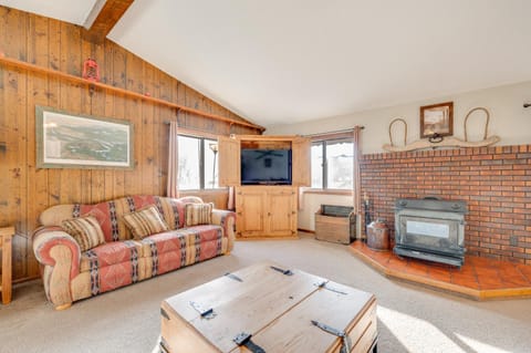 3 Mi to Rocky Mtn National Park Estes Park Cabin! Cabin in Estes Park