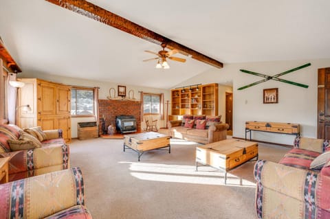 3 Mi to Rocky Mtn National Park Estes Park Cabin! Cabin in Estes Park