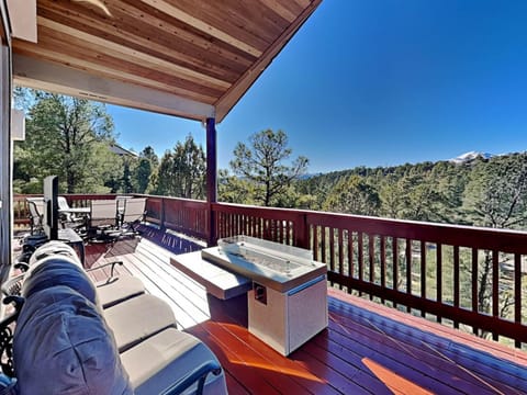 Natural landscape, Hot Tub, Balcony/Terrace, Seating area, Mountain view