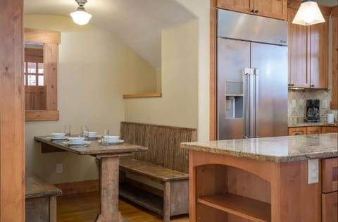 Luxe Winter Park Escape - 5BR with Hot Tub & Game Room House in Fraser