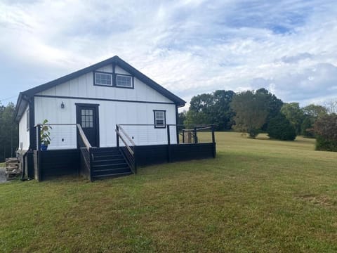 Stonebrook Hollow Cabin Cabin in Tennessee