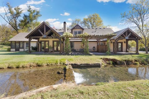 Whispering Brook House in Johnson