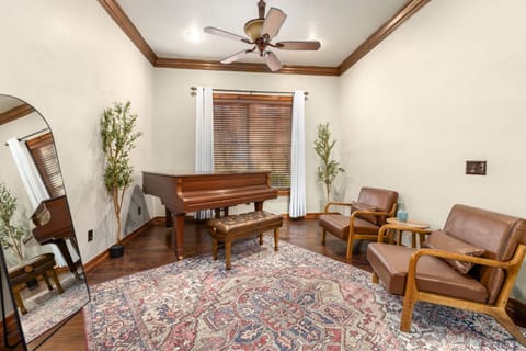 Whispering Brook House in Johnson