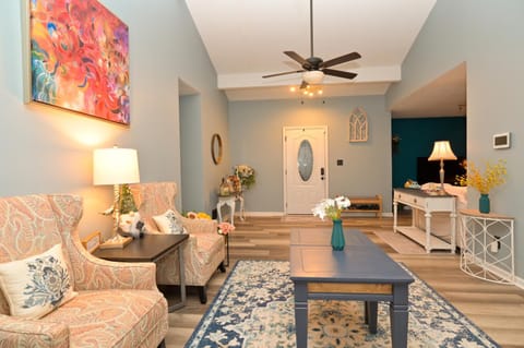 Living room, Seating area