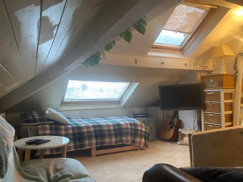 Comfy Cosy , Tv, mic, fridge Vacation rental in Chester