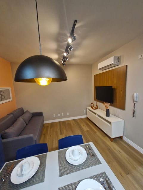 Communal lounge/ TV room, TV and multimedia, Seating area, air conditioner