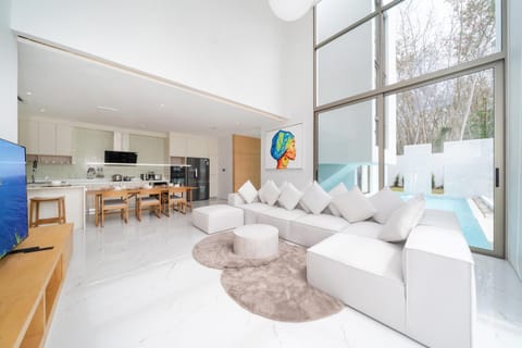 TV and multimedia, Kitchen or kitchenette, Living room, Seating area, Dining area, Evening entertainment