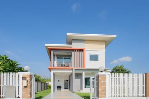 Property building, Day