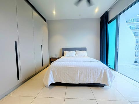 Bed, Photo of the whole room, Bedroom, bidet, bidet, wardrobe