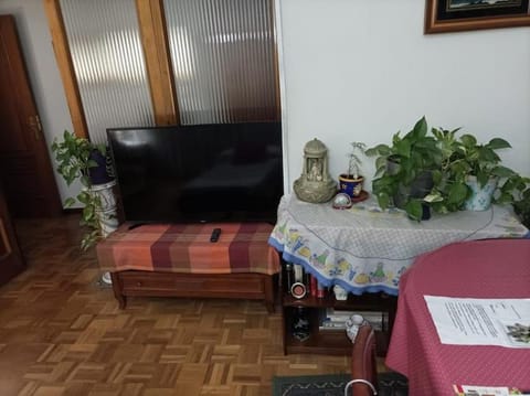 Habitacion Alameda de Osuna Madrid Aeropuerto Vacation rental in Madrid