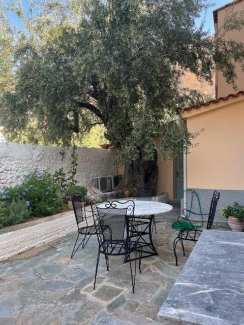 1867 Manor House in Leonidio