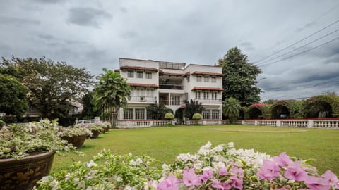 Property building, Garden