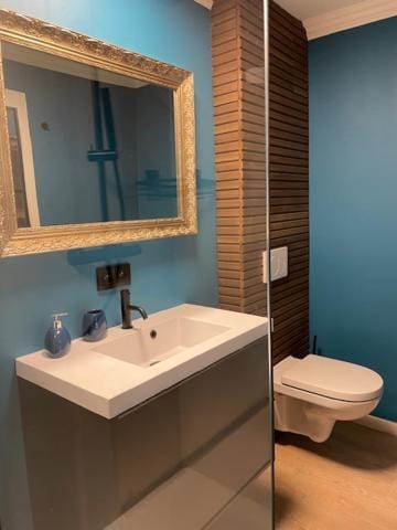 mi casa naranja Hotel in Lommel