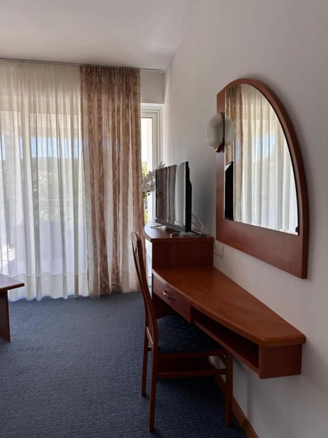 ''ROOM 6'' - breakfast included Bed and Breakfast in Supetarska Draga