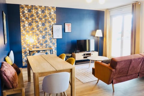 Communal lounge/ TV room, TV and multimedia, Living room, Seating area