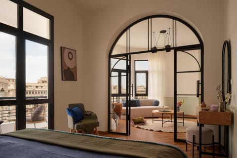 Bed, Living room, Seating area