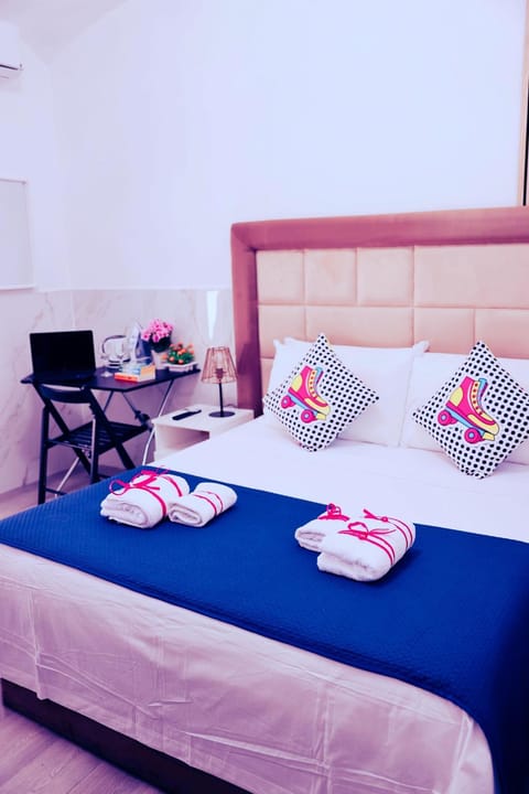 View (from property/room), room service, VIP