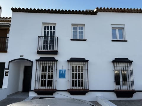 Property building, Facade/entrance