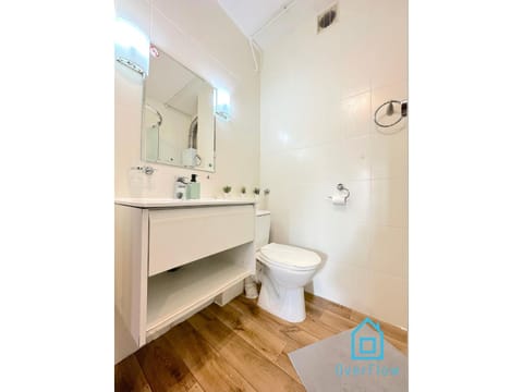 Dolce Vita Room - 10 Minutes to Gdańsk Old Town & Seaside Vacation rental in Gdansk