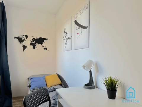 Dolce Vita Room - 10 Minutes to Gdańsk Old Town & Seaside Vacation rental in Gdansk