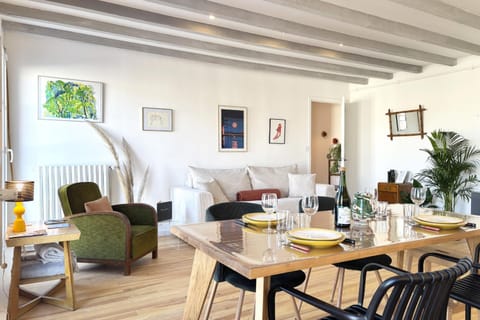 Living room, Dining area