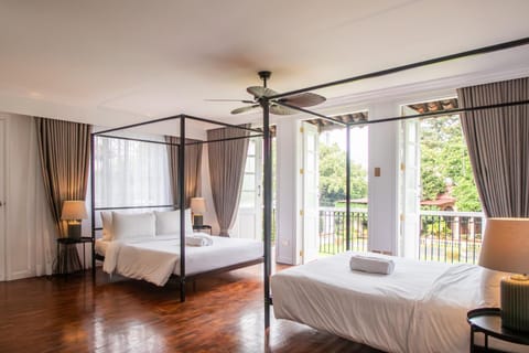 Bed, View (from property/room), Balcony/Terrace, Bedroom, towels